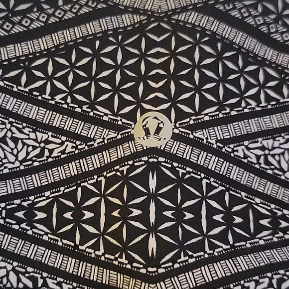 Lululemon Leggings Size 10. Rare. - Picture 2 of 6